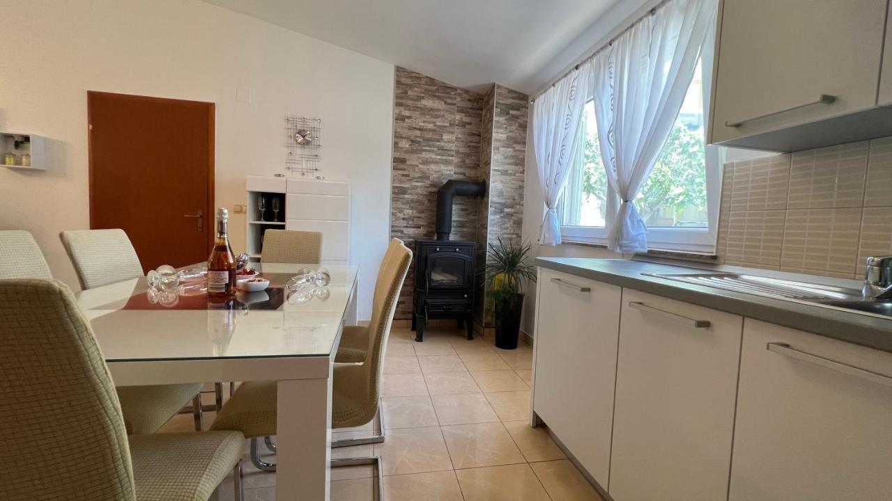 Appartamento House Roca Vodice Esterno foto