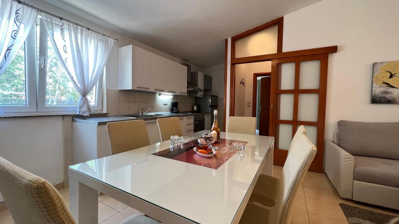 Appartamento House Roca Vodice Esterno foto