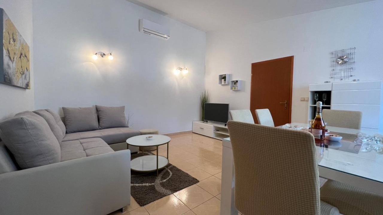 Appartamento House Roca Vodice Esterno foto