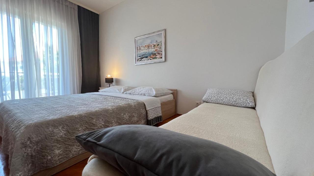 Appartamento House Roca Vodice Esterno foto