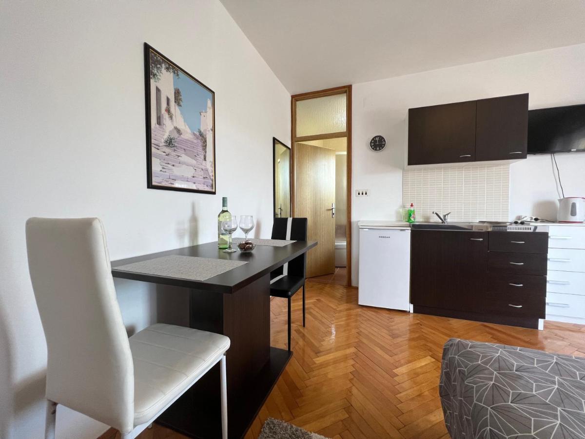 Appartamento House Roca Vodice Esterno foto