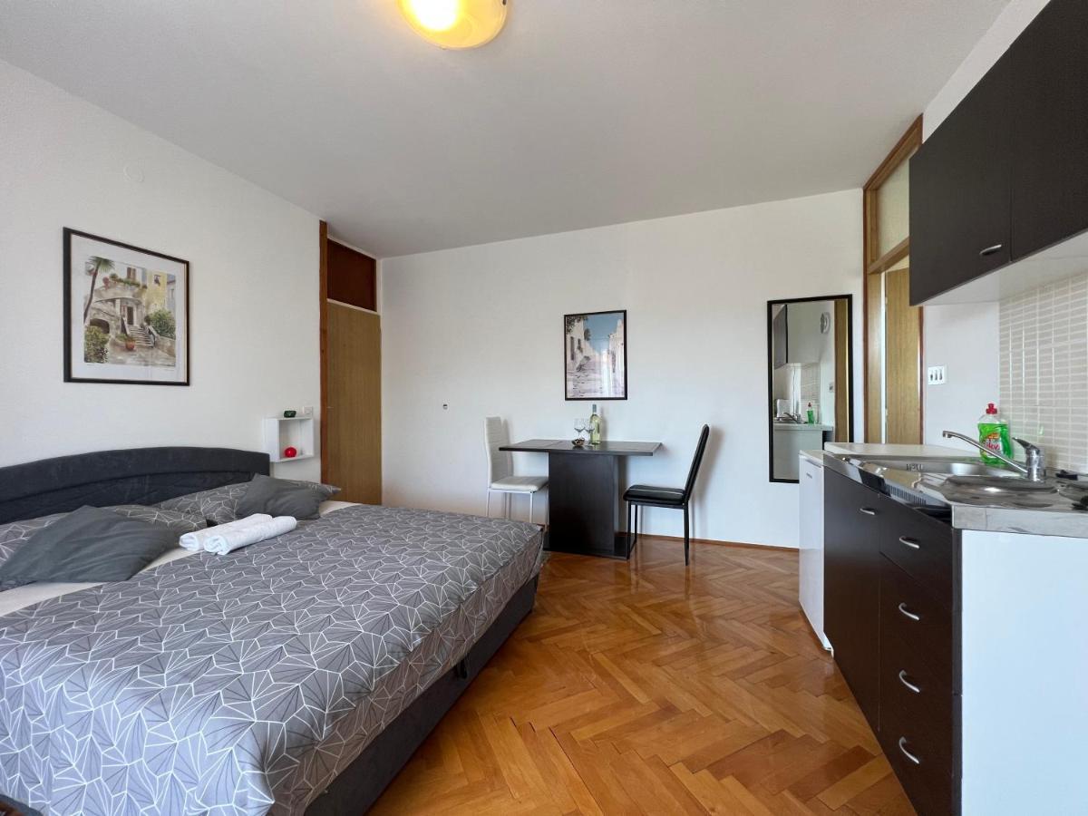 Appartamento House Roca Vodice Esterno foto
