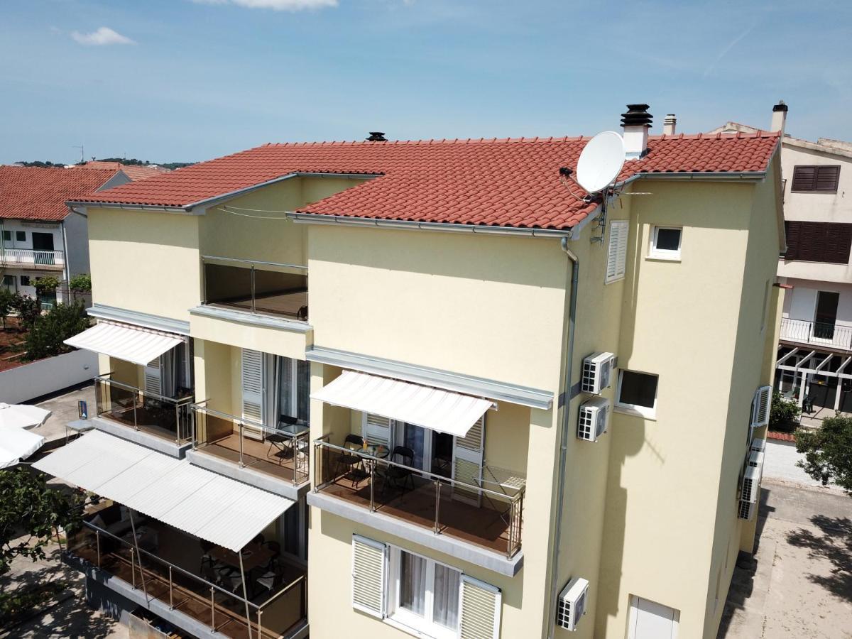 Appartamento House Roca Vodice Esterno foto
