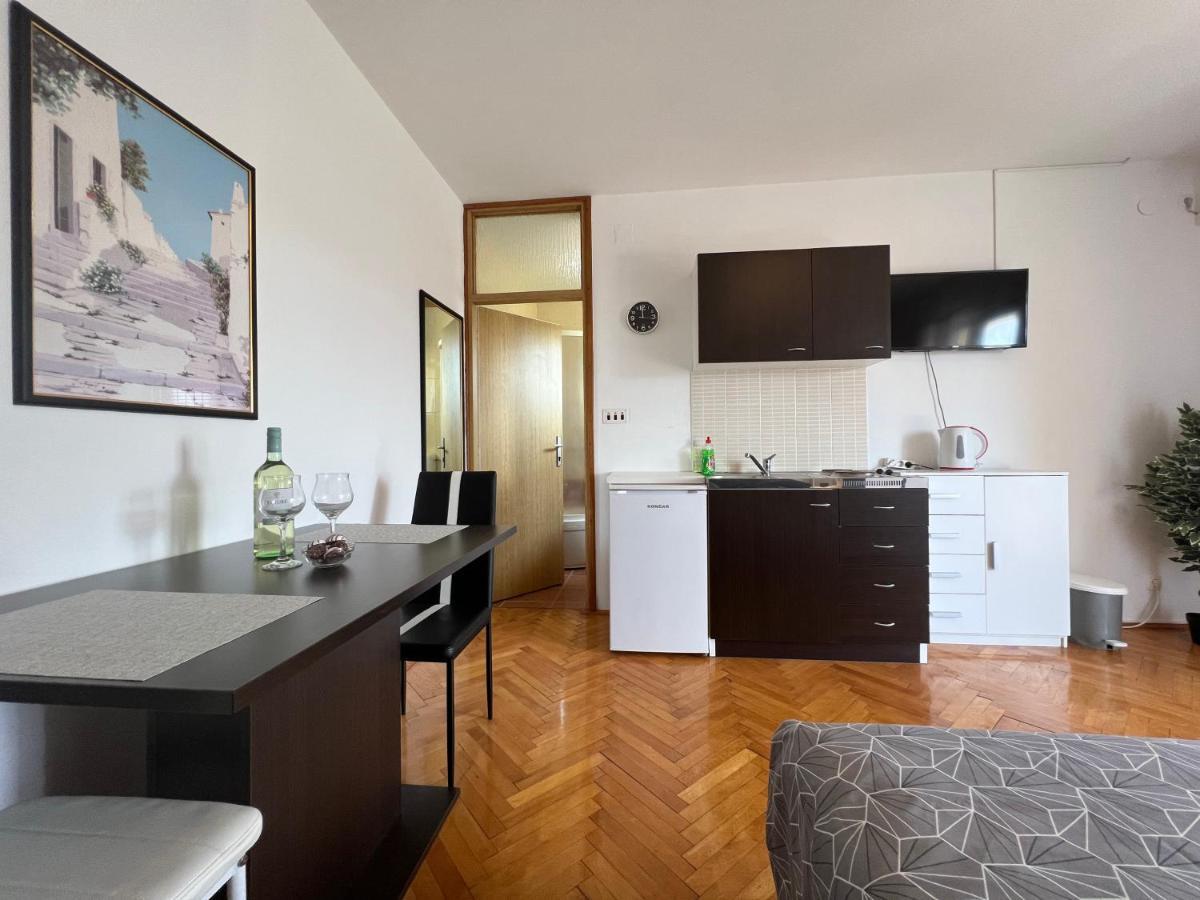 Appartamento House Roca Vodice Esterno foto